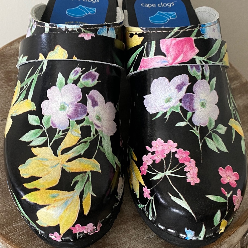 Scandi Girl Cape Clogs Leather Floral Handmade in Sweden Black Size 40 - Picture 6 of 9